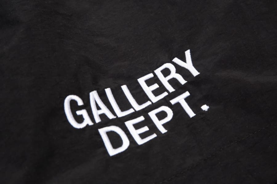 Short Gallery Dept. Logo Preto